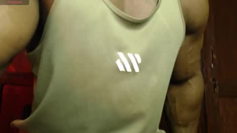 Snapshot of musclegodsammy23 chatting on September 9, 1:05 am musclegod23 online show from September 9, 1:05 am