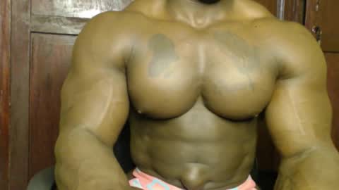 Snapshot of musclegodsammy23 chatting on September 12, 11:59 pm musclegod23 online show from September 12, 11:59 pm