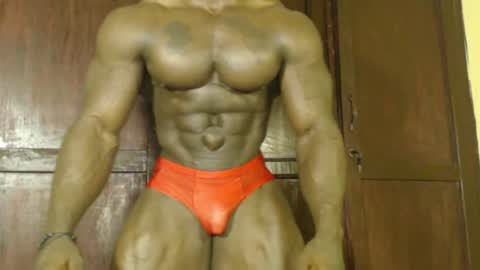Snapshot of musclegodsammy23 chatting on October 18, 12:02 am musclegod23 online show from October 18, 12:02 am