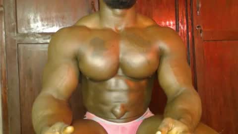 Snapshot of musclegodsammy23 chatting on October 20, 12:00 am musclegod23 online show from October 20, 12:00 am
