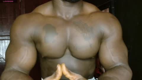 musclegod23 online show from April 5, 3:04 am