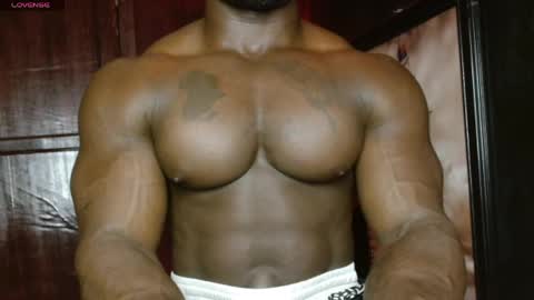 musclegod23 online show from April 15, 2:51 am