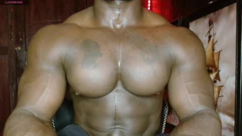 Snapshot of musclegodsammy23 chatting on May 21, 1:01 am musclegod23 online show from May 21, 1:01 am