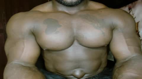 Snapshot of musclegodsammy23 chatting on June 3, 9:56 am musclegod23 online show from June 3, 9:56 am