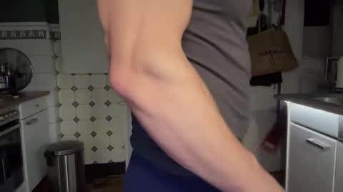 musclehair3 online show from November 15, 7:54 pm