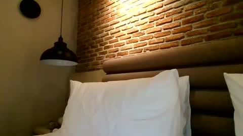 muscleshow00 online show from March 12, 11:49 am