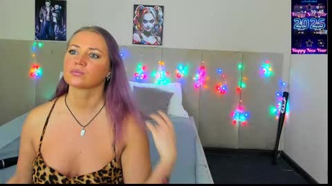 Snapshot of musclexxxbarbie chatting on February 9, 10:11 pm Eva online show from February 9, 10:11 pm