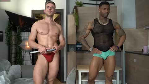 Snapshot of muscularfriend chatting on May 7, 3:28 pm Ivan online show from May 7, 3:28 pm