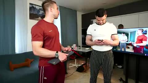 Snapshot of muscularfriend chatting on May 15, 4:03 pm Ivan online show from May 15, 4:03 pm