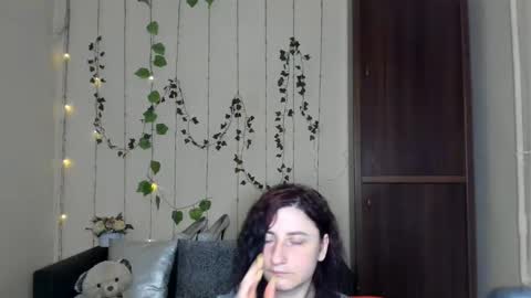 Jeneva online show from April 15, 6:37 pm