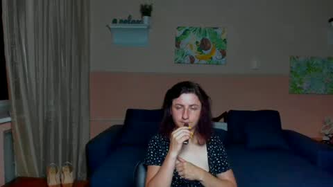 Jeneva online show from July 22, 6:22 pm
