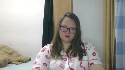 Snapshot of musechic_wild chatting on May 25, 9:54 pm musechic_wild online show from May 25, 9:54 pm