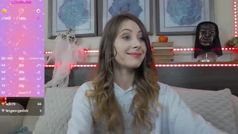 Luna  online show from October 29, 8:43 pm