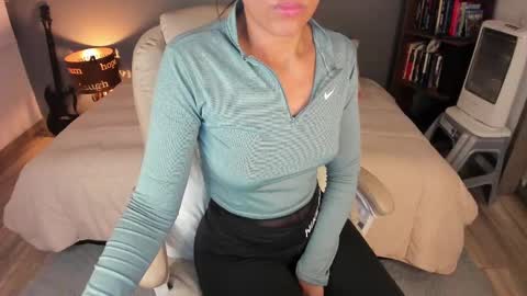 VALENTINA Luna  online show from September 24, 9:01 am