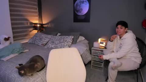 VALENTINA Luna  online show from April 21, 12:01 am