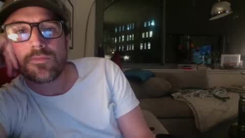 Perfectly Average online show from October 21, 2:01 am