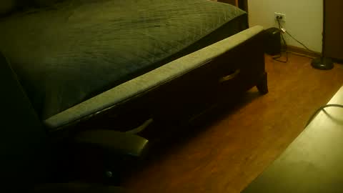 mustenjoyhead79 online show from September 21, 1:07 am