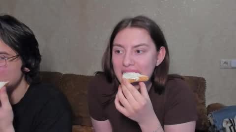 HEY online show from December 4, 1:42 pm