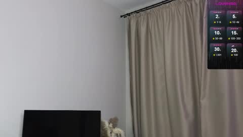 Snapshot of mvpzxc chatting on November 18, 3:27 pm 1x1 online show from November 18, 3:27 pm