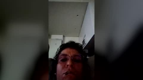 Snapshot of mweed95 chatting on June 21, 7:44 am mweed95 online show from June 21, 7:44 am