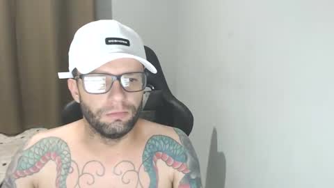 Snapshot of mwmgaara chatting on January 4, 4:55 am mwmgaara online show from January 4, 4:55 am