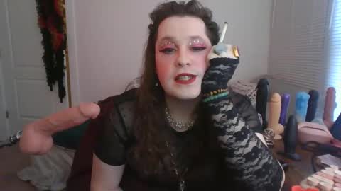 Snapshot of mxsissycharlotte chatting on November 10, 6:51 pm Mx Charlotte online show from November 10, 6:51 pm