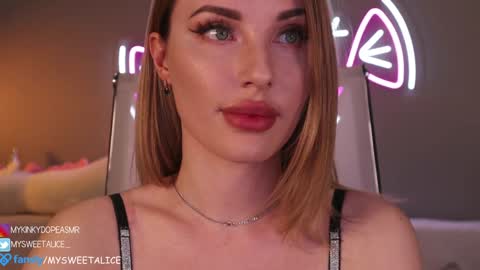 Snapshot of my__sweet__alice chatting on December 8, 9:08 pm mysweetalice online show from December 8, 9:08 pm