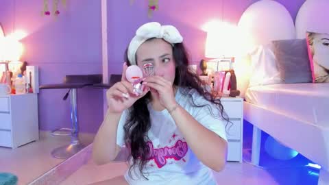 my_aleja_ online show from November 11, 12:49 pm