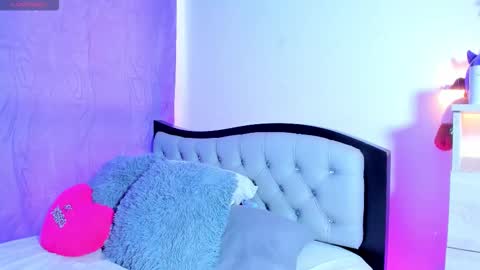 my_aleja_ online show from March 25, 1:17 pm