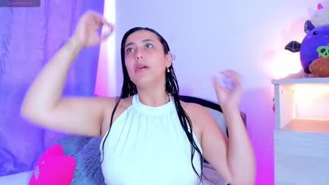 my_aleja_ online show from March 31, 12:16 pm