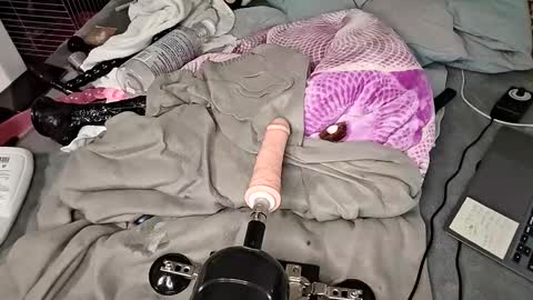 Snapshot of my_dirty_office chatting on February 23, 5:12 am my_dirty_office online show from February 23, 5:12 am