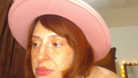     sara      i know you love me xoxox     online show from December 6, 11:00 am