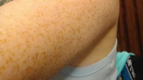     sara      i know you love me xoxox     online show from January 13, 6:18 am