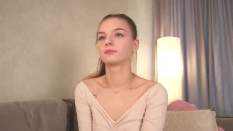 Snapshot of my_little_pollly chatting on June 17, 1:12 pm Polly online show from June 17, 1:12 pm