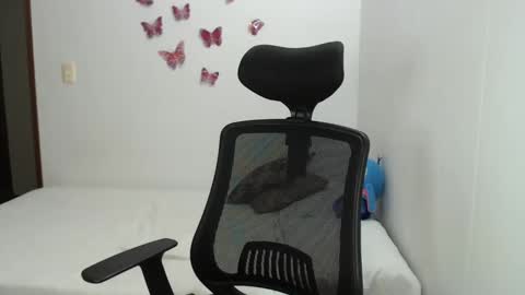 Snapshot of myc_sw_couple chatting on January 30, 12:18 am mary and charlie online show from January 30, 12:18 am