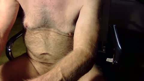 Snapshot of mydiboi chatting on October 30, 4:58 am r-glenn-01 online show from October 30, 4:58 am