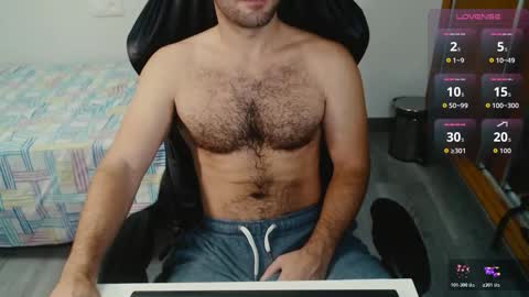 Snapshot of myhairymacho chatting on October 26, 11:49 am Juan OF myhairymacho online show from October 26, 11:49 am