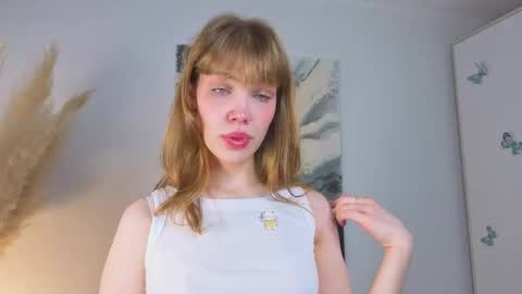 Snapshot of myismira chatting on October 26, 4:07 am Mira online show from October 26, 4:07 am