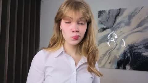 Snapshot of myismira chatting on November 19, 4:23 am Mira online show from November 19, 4:23 am