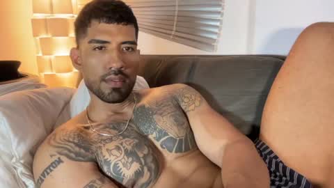 Snapshot of myke_esthetic chatting on June 25, 5:12 am Myke esthetic online show from June 25, 5:12 am