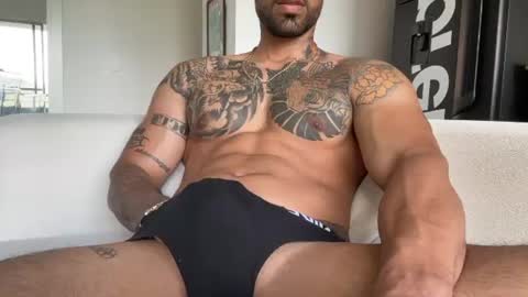 Snapshot of myke_esthetic chatting on July 12, 9:39 pm Myke esthetic online show from July 12, 9:39 pm
