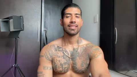Snapshot of myke_esthetic chatting on July 13, 6:00 pm Myke esthetic online show from July 13, 6:00 pm