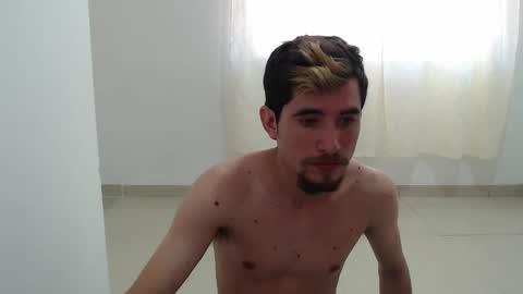 Snapshot of myke_xxx chatting on December 17, 3:17 pm mike online show from December 17, 3:17 pm