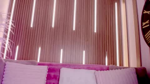 Snapshot of myladreams_ chatting on November 20, 3:50 am Myla online show from November 20, 3:50 am