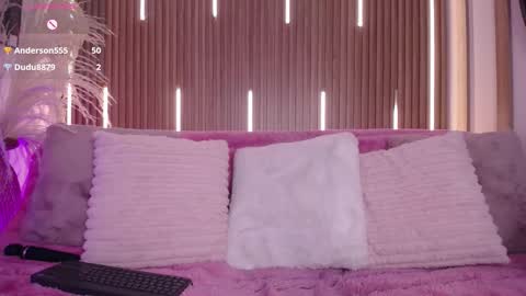 Snapshot of myladreams_ chatting on December 5, 3:15 am Myla online show from December 5, 3:15 am