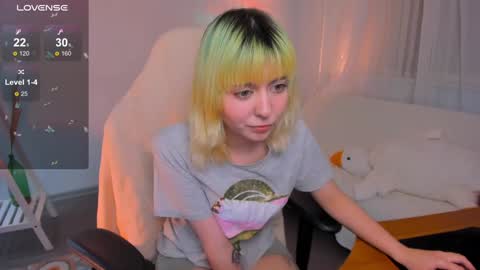 Snapshot of mylaweb chatting on December 12, 1:53 am MylaFlores online show from December 12, 1:53 am