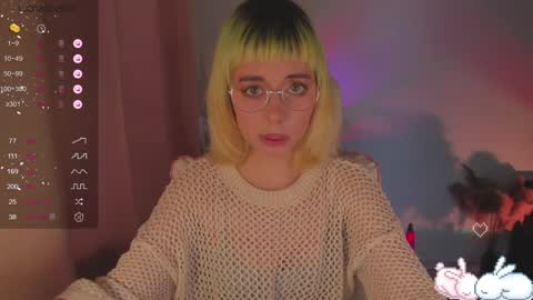 Snapshot of mylaweb chatting on December 18, 8:42 am MylaFlores online show from December 18, 8:42 am