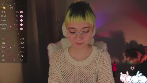 Snapshot of mylaweb chatting on December 18, 11:45 am MylaFlores online show from December 18, 11:45 am