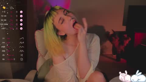 Snapshot of mylaweb chatting on December 20, 4:31 am MylaFlores online show from December 20, 4:31 am