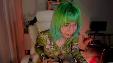 Snapshot of mylaweb chatting on October 9, 3:15 am MylaFlores online show from October 9, 3:15 am